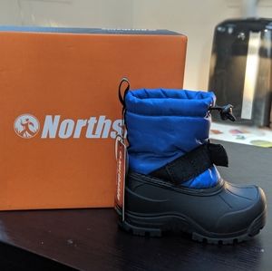 NWT - Toddler Winter Boots - (Size 6)
